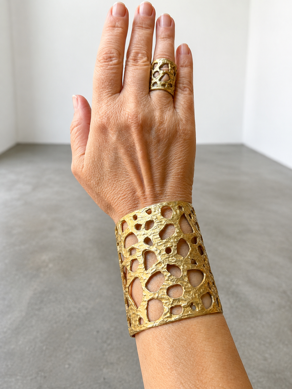 Golden Reef Ring